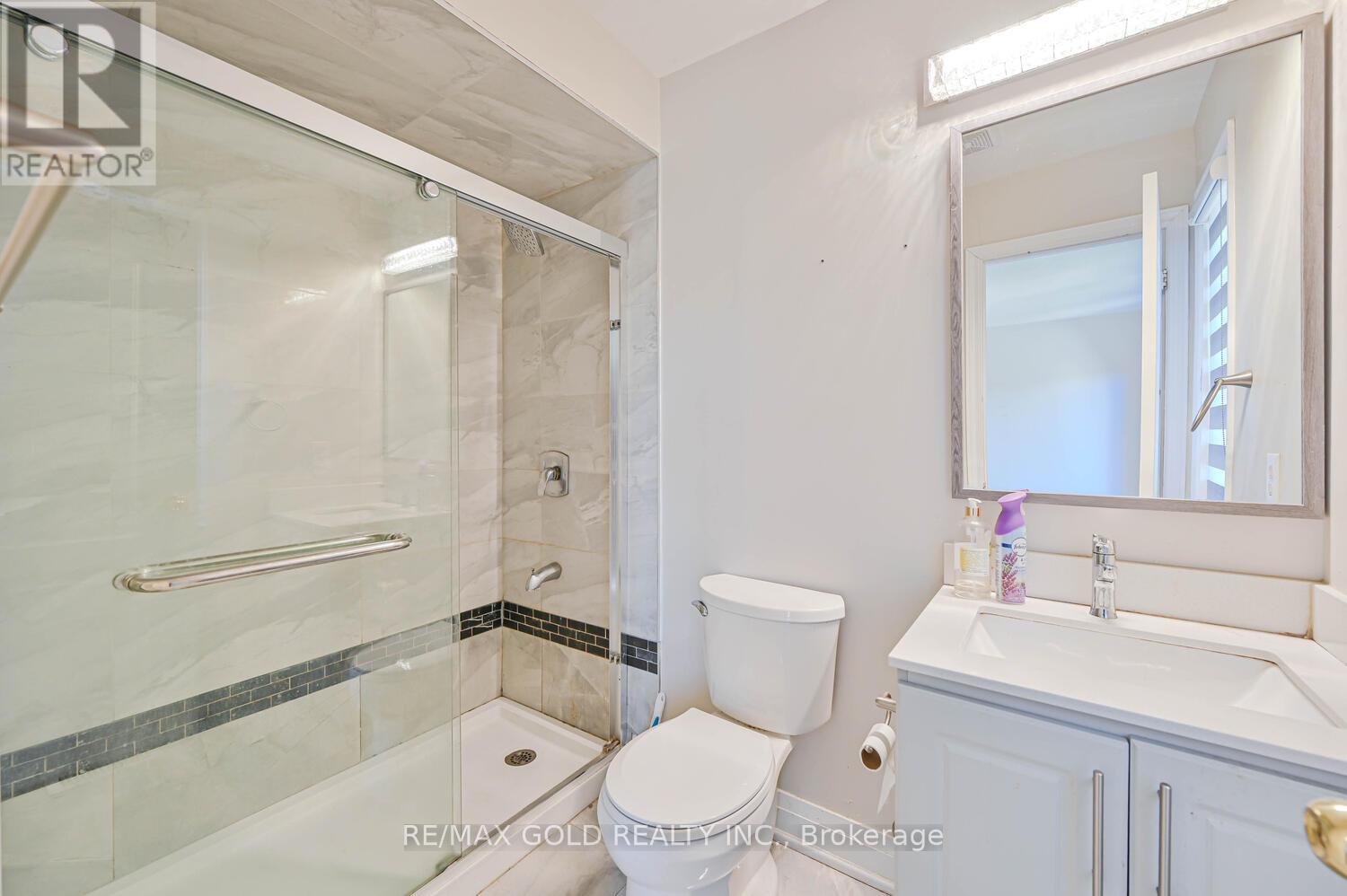 3 Freshspring Drive, Brampton, Ontario  L6R 3H6 - Photo 32 - W12435621