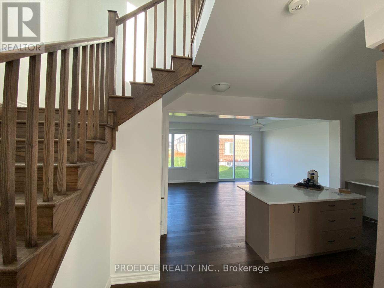 316 Rosenberg Way E, Kitchener, Ontario  N2R 0V4 - Photo 6 - X12433631