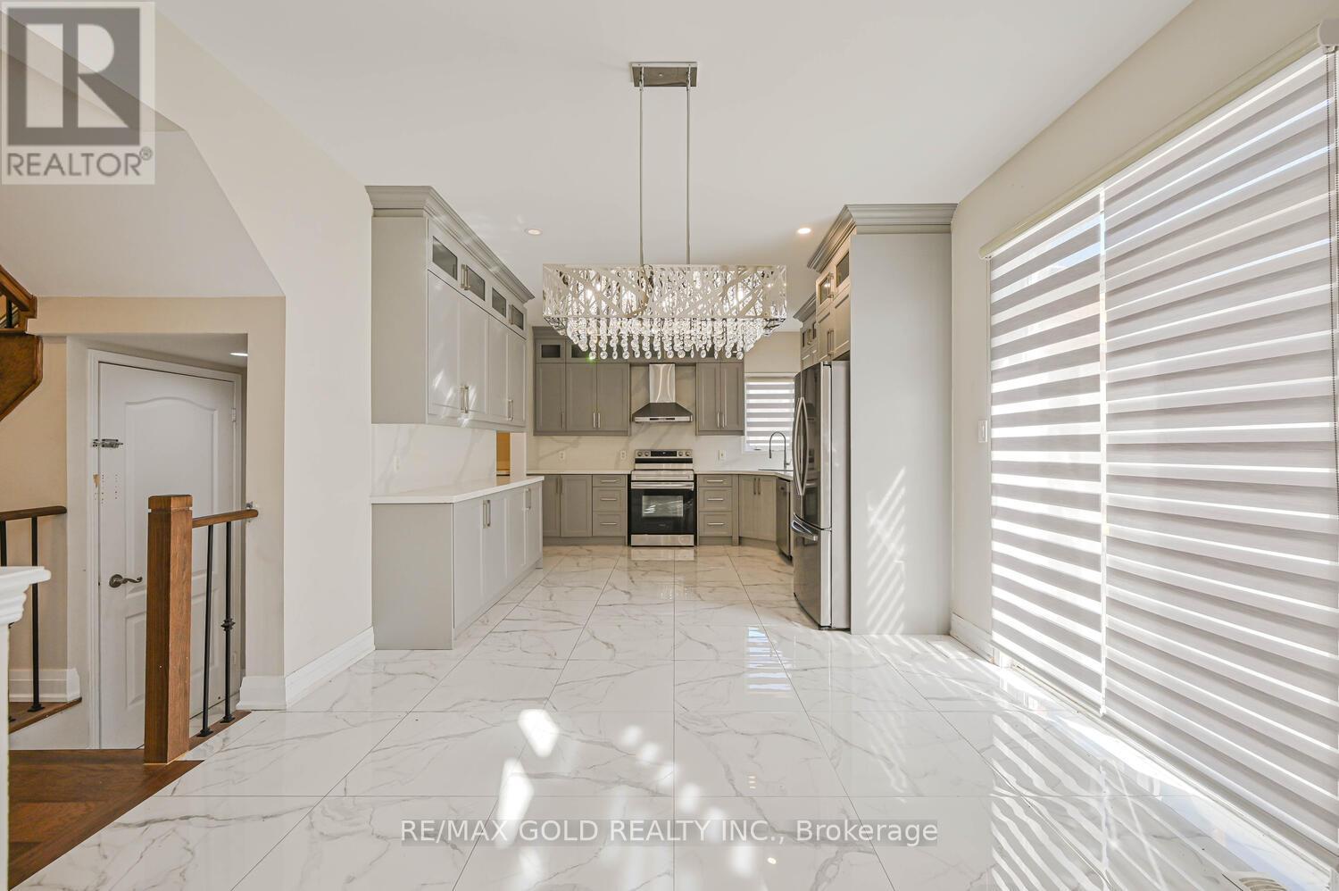 3 Freshspring Drive, Brampton, Ontario  L6R 3H6 - Photo 15 - W12435621