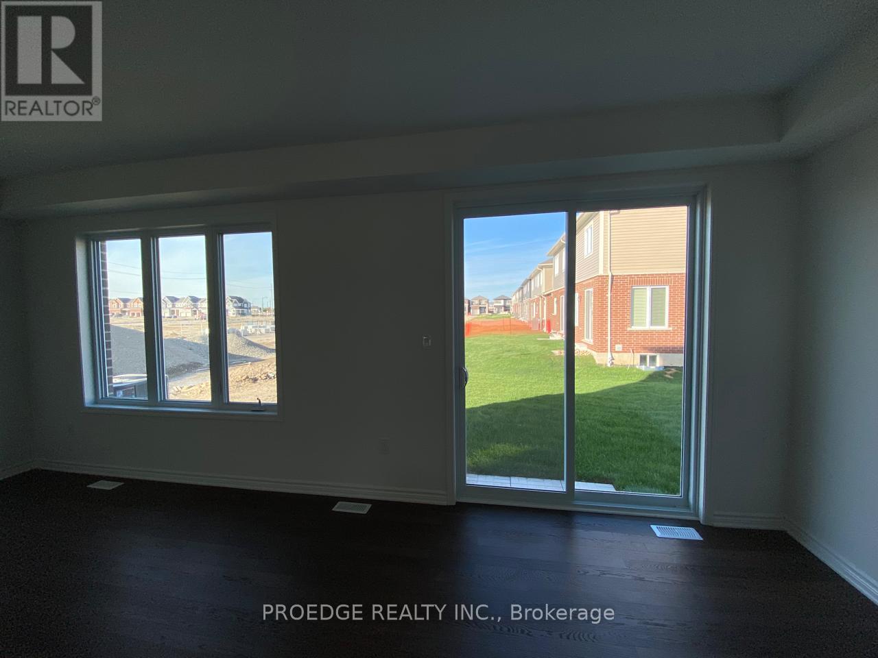 316 Rosenberg Way E, Kitchener, Ontario  N2R 0V4 - Photo 7 - X12433631