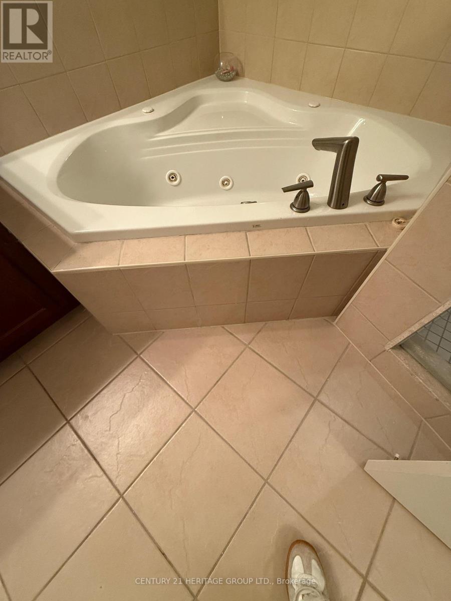 305 - 1225 Riverside Drive W, Windsor, Ontario  N9A 0A2 - Photo 24 - X12437058