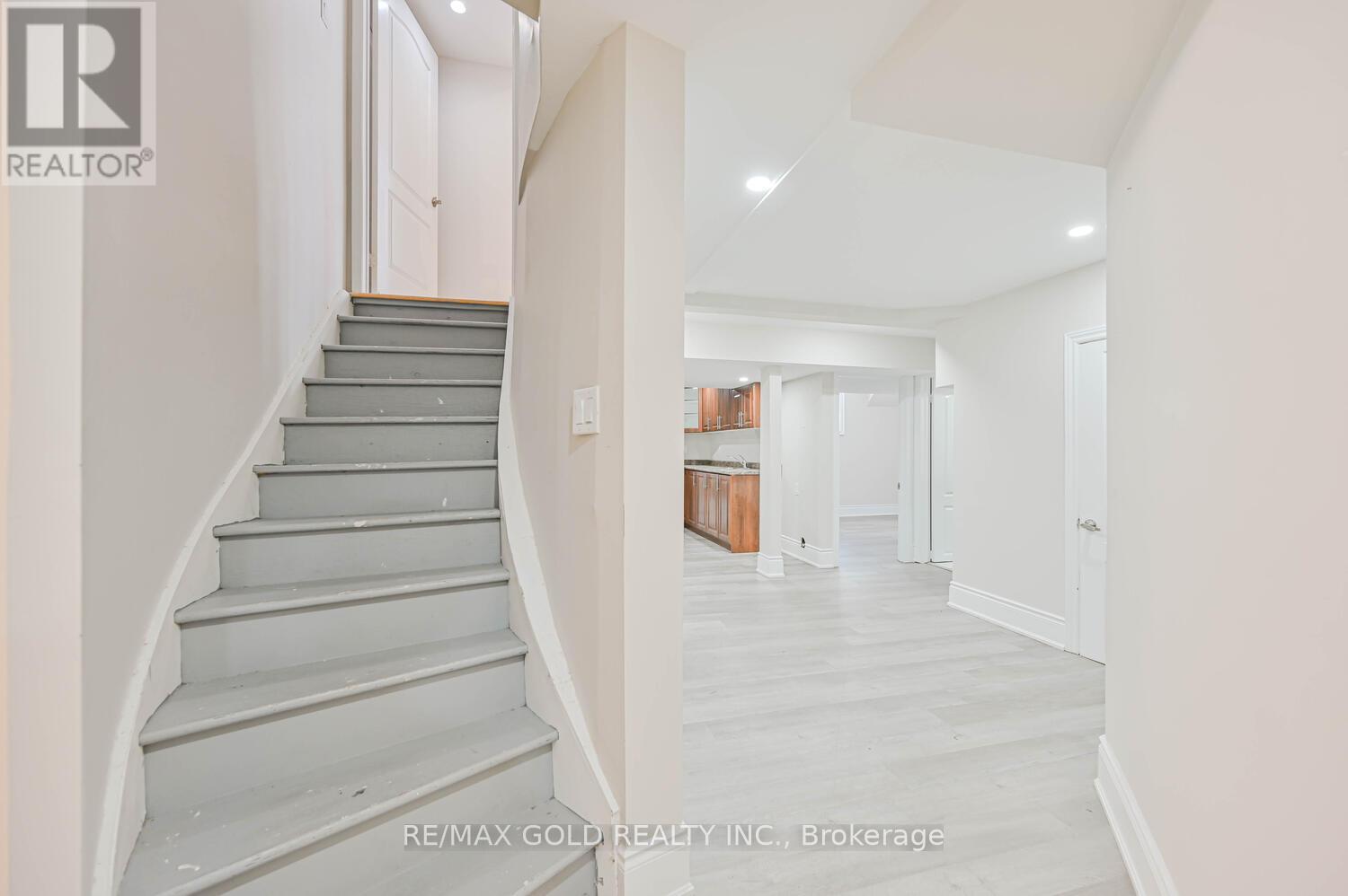3 Freshspring Drive, Brampton, Ontario  L6R 3H6 - Photo 33 - W12435621