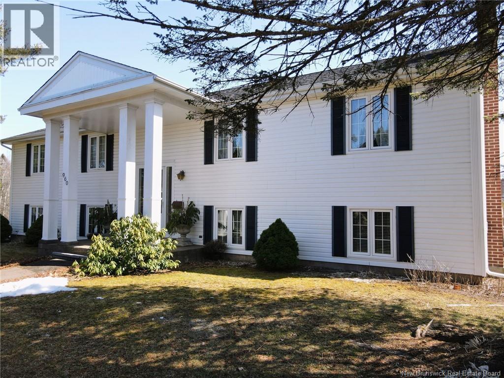 960 Shediac Road, Moncton, New Brunswick  E1A 4X5 - Photo 1 - NB127805