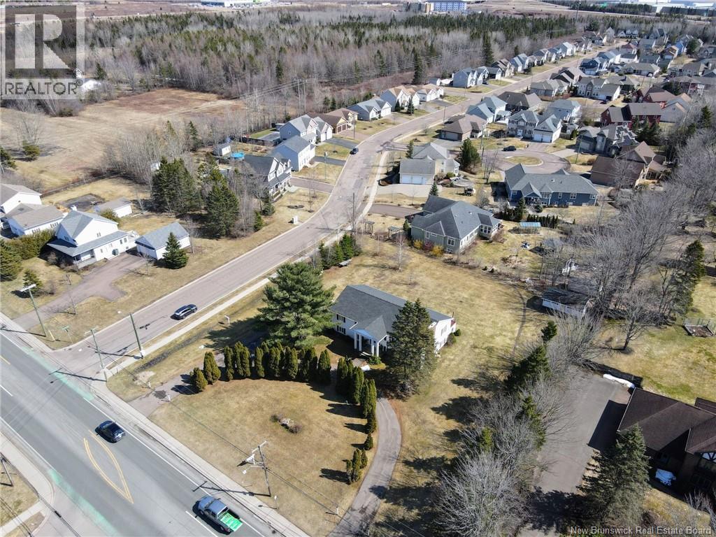 960 Shediac Road, Moncton, New Brunswick  E1A 4X5 - Photo 3 - NB127805