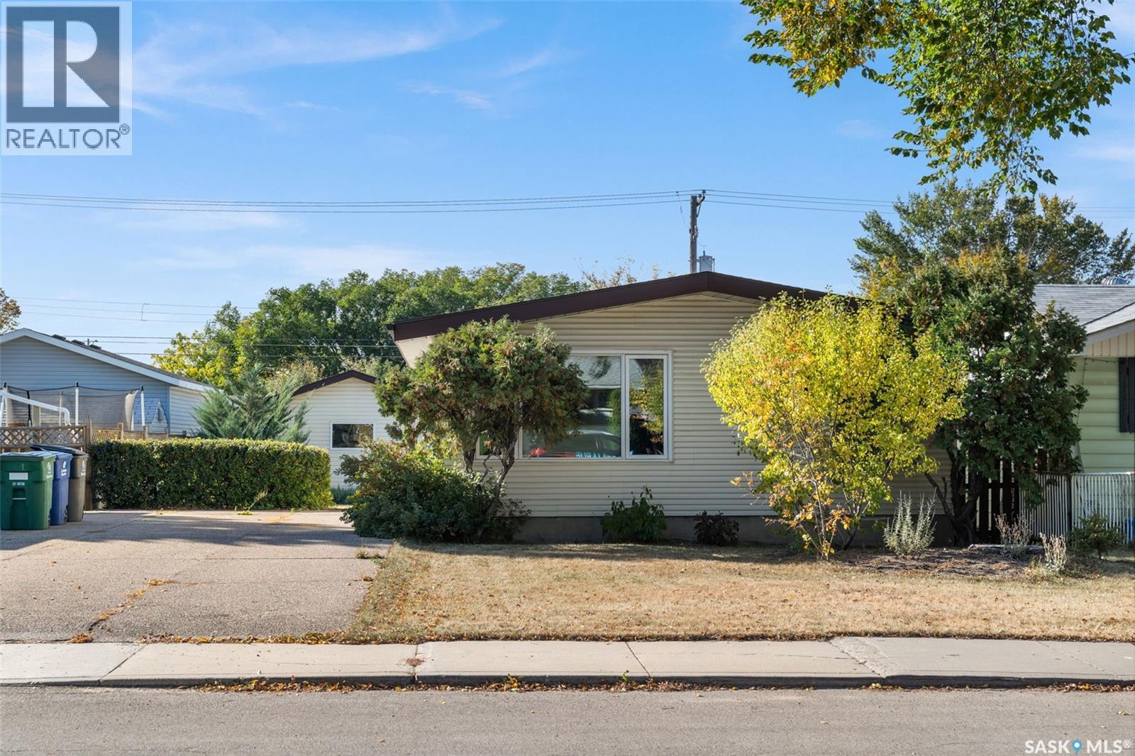 1621 H AVENUE N, Saskatoon, Saskatchewan