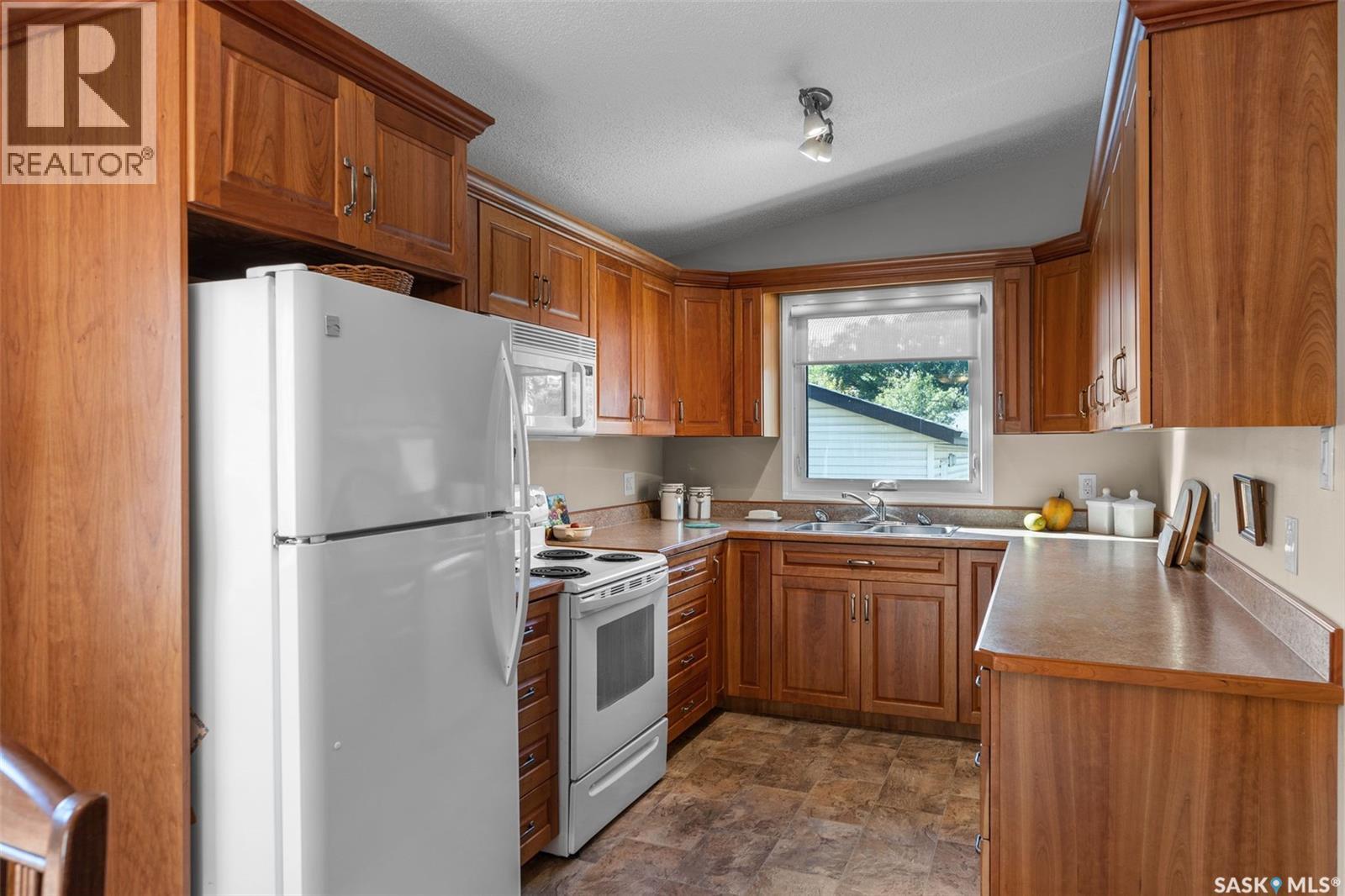1621 H Avenue N, Saskatoon, Saskatchewan  S7L 2E9 - Photo 4 - SK019599