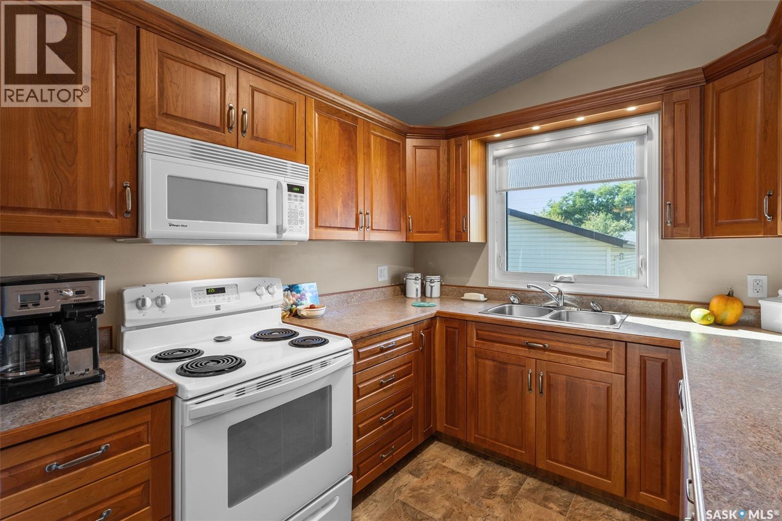 1621 H Avenue N, Saskatoon, Saskatchewan  S7L 2E9 - Photo 5 - SK019599