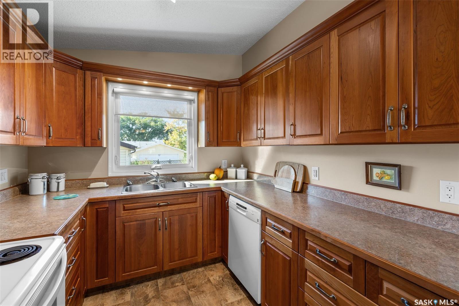 1621 H Avenue N, Saskatoon, Saskatchewan  S7L 2E9 - Photo 6 - SK019599
