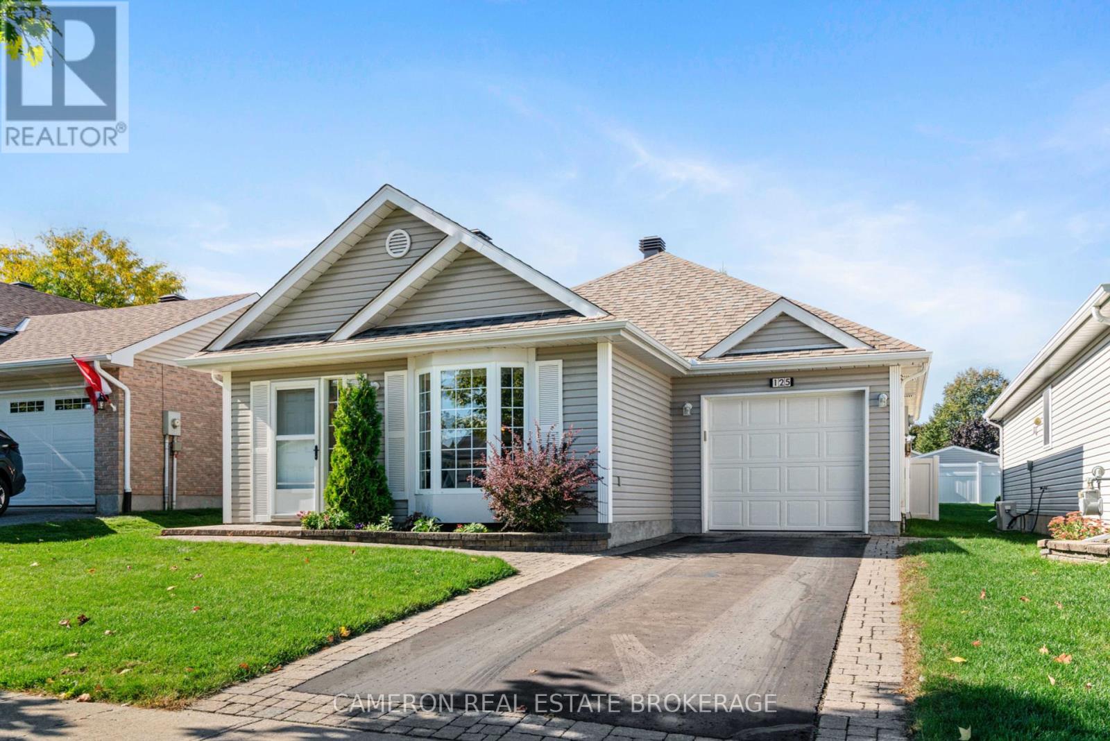 125 Dunbar Avenue, Cornwall, Ontario  K6H 7P4 - Photo 1 - X12439524