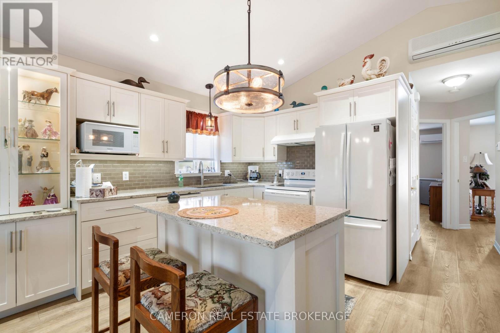 125 Dunbar Avenue, Cornwall, Ontario  K6H 7P4 - Photo 10 - X12439524