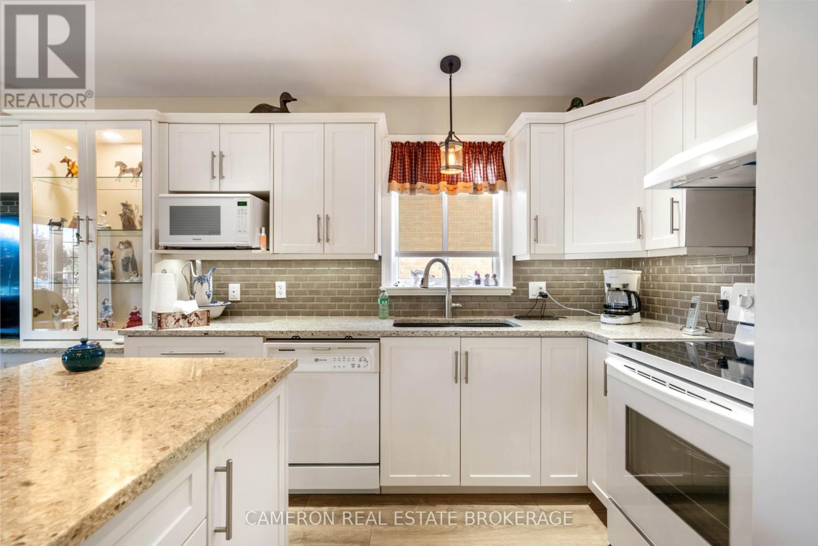 125 Dunbar Avenue, Cornwall, Ontario  K6H 7P4 - Photo 11 - X12439524