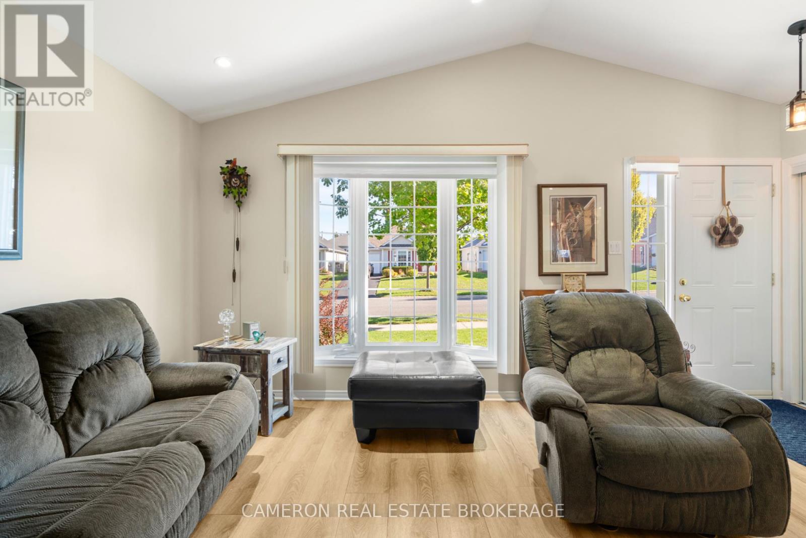 125 Dunbar Avenue, Cornwall, Ontario  K6H 7P4 - Photo 6 - X12439524
