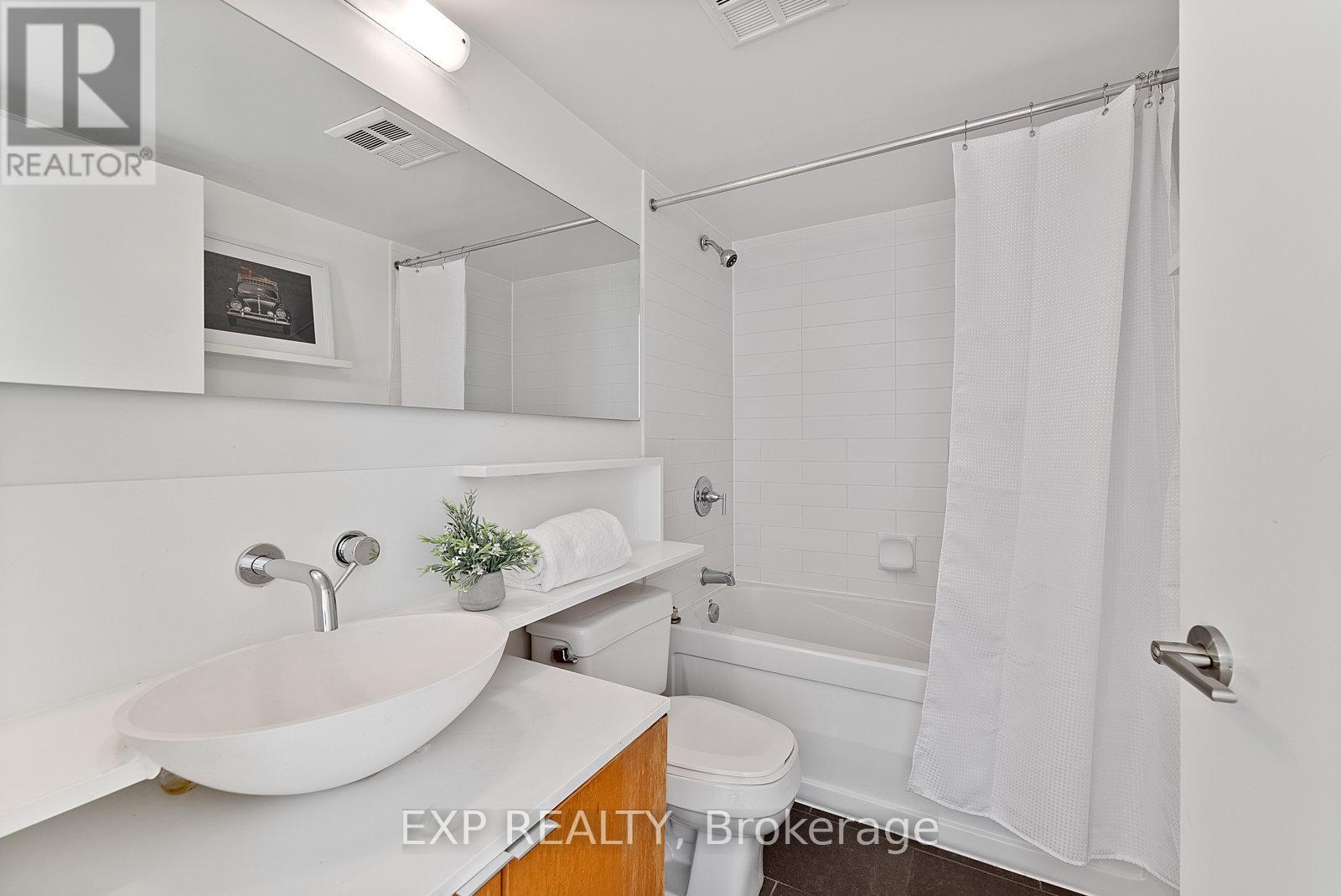 4101 - 15 Fort York Boulevard, Toronto, Ontario  M5V 3Y4 - Photo 15 - C12439434