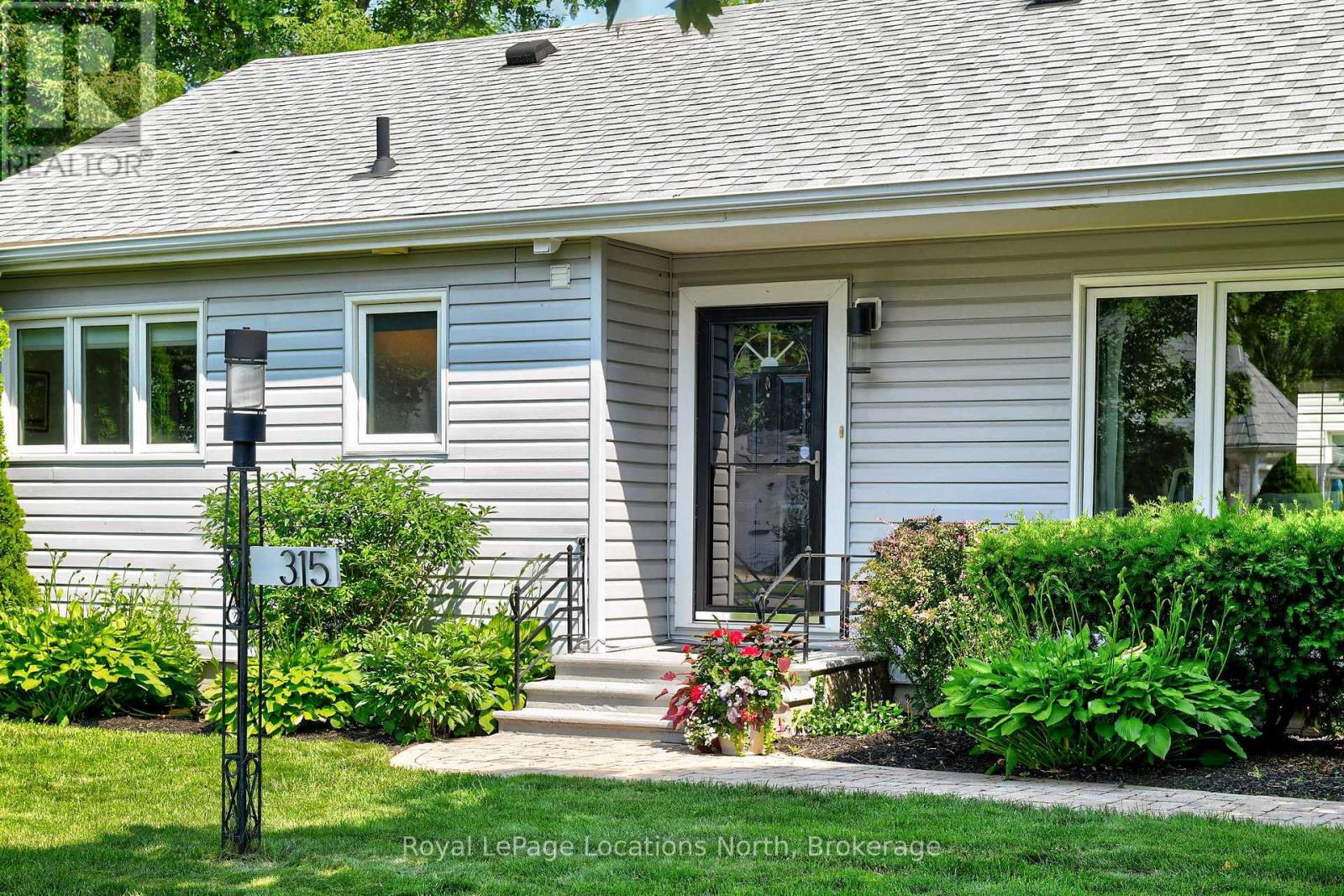 315 Fifth Street, Collingwood, Ontario  L9Y 1X9 - Photo 4 - S12439554