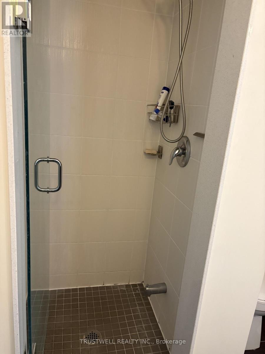95 Donald Fleming Way, Whitby, Ontario  L1R 0N8 - Photo 13 - E12439455
