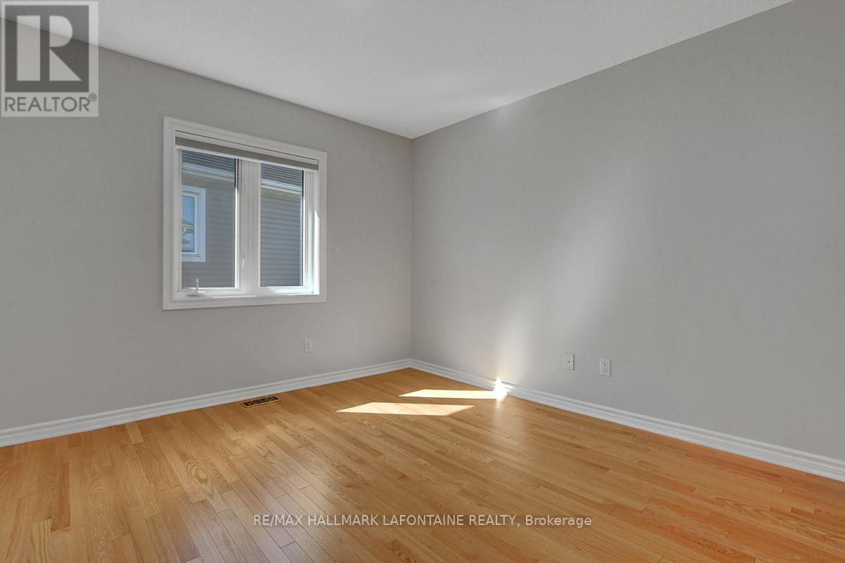 919 Scala Avenue, Ottawa, Ontario  K4A 4M7 - Photo 24 - X12439451