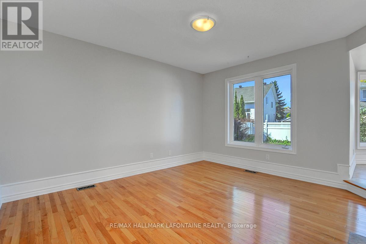 919 Scala Avenue, Ottawa, Ontario  K4A 4M7 - Photo 9 - X12439451