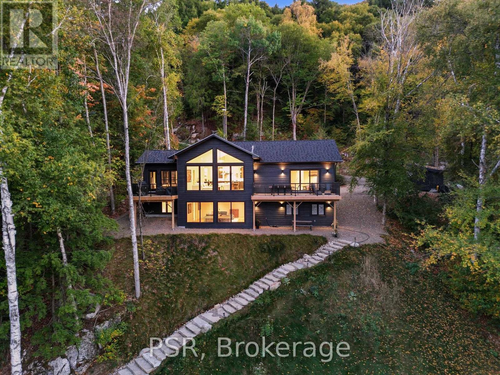 1399 Baybreeze Lane, Dysart Et Al, Ontario  K0M 1S0 - Photo 2 - X12439537