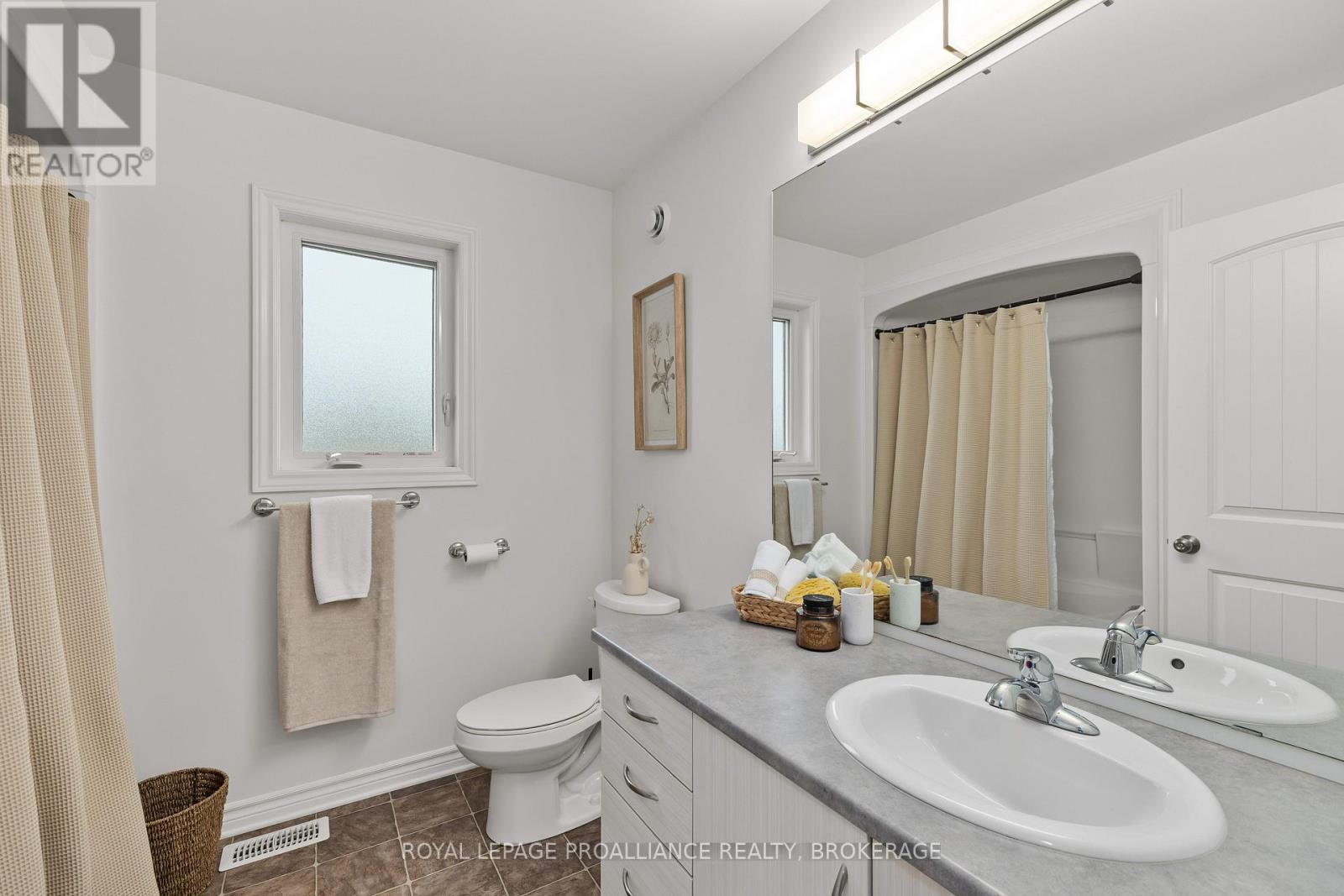 149 Pauline Tom Avenue, Kingston, Ontario  K7K 7J9 - Photo 30 - X12439464