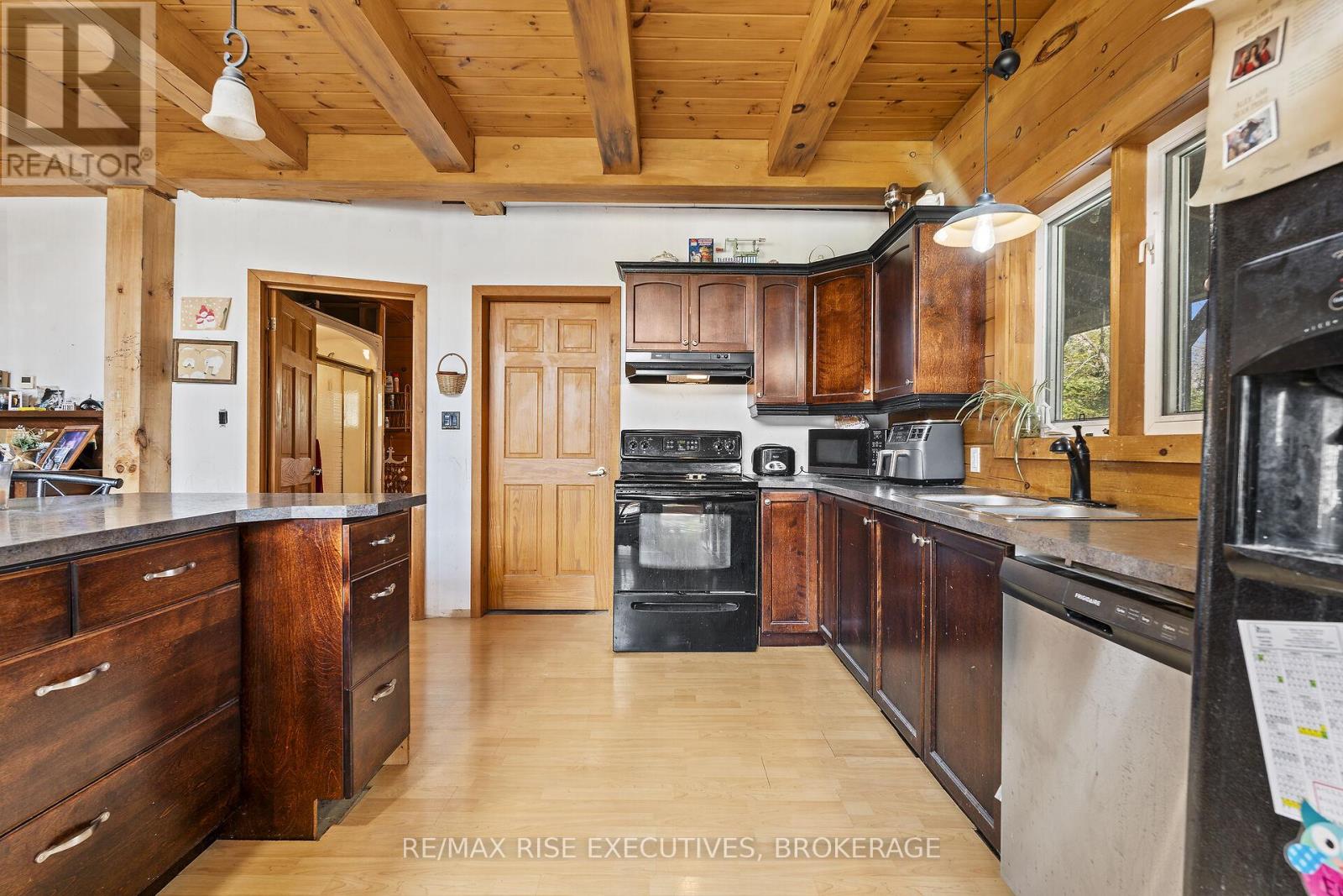 1758 Highway 15, Rideau Lakes, Ontario  K0G 1E0 - Photo 11 - X12439561