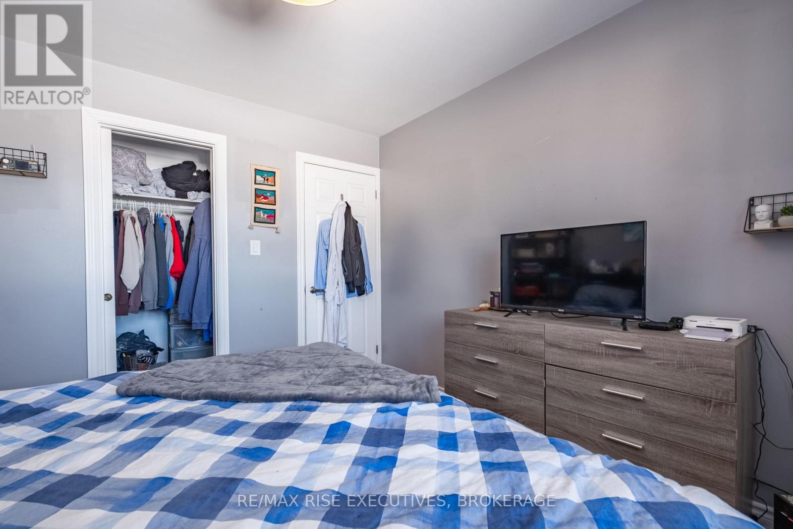 20 Elizabeth Avenue, Kingston, Ontario  K7M 3G8 - Photo 13 - X12439569
