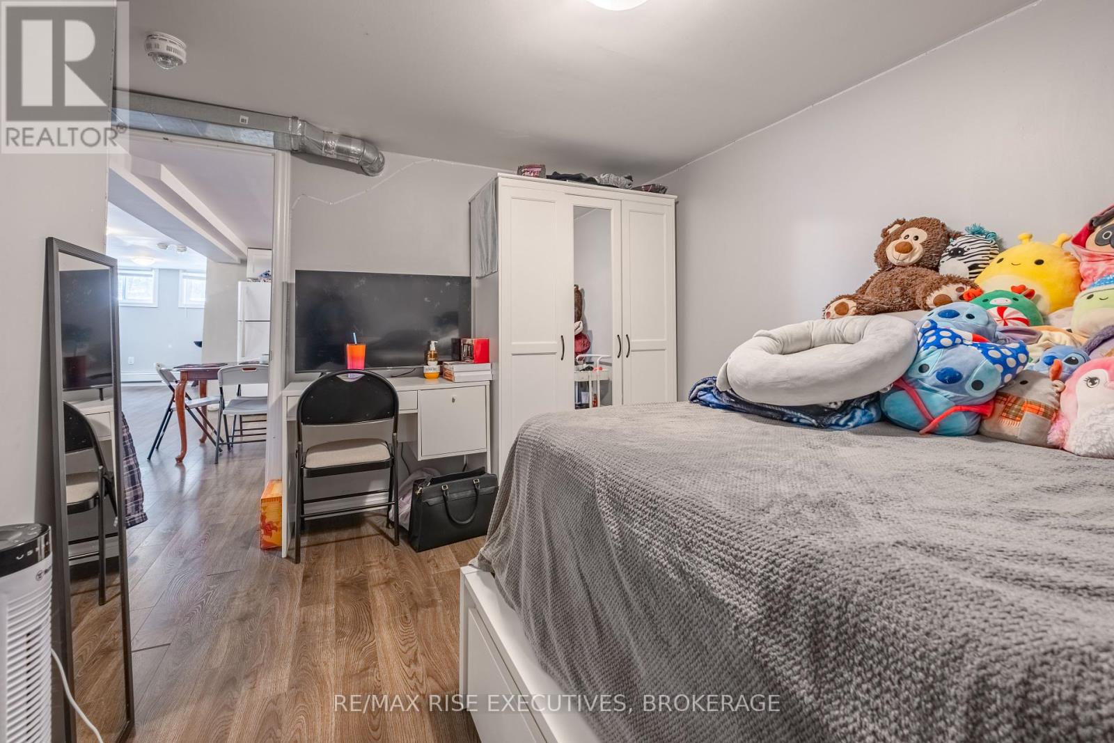 20 Elizabeth Avenue, Kingston, Ontario  K7M 3G8 - Photo 25 - X12439569