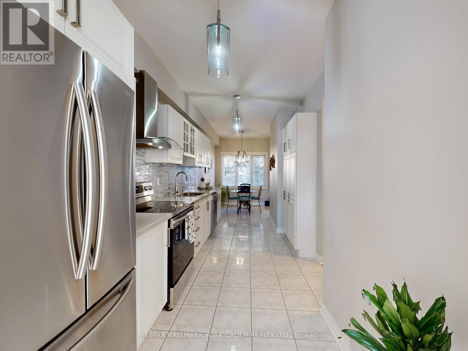 67 - 190 Harding Boulevard W, Richmond Hill, Ontario  L4C 0J9 - Photo 12 - N12439390