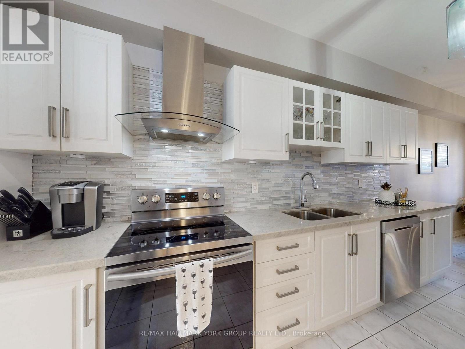 67 - 190 Harding Boulevard W, Richmond Hill, Ontario  L4C 0J9 - Photo 13 - N12439390