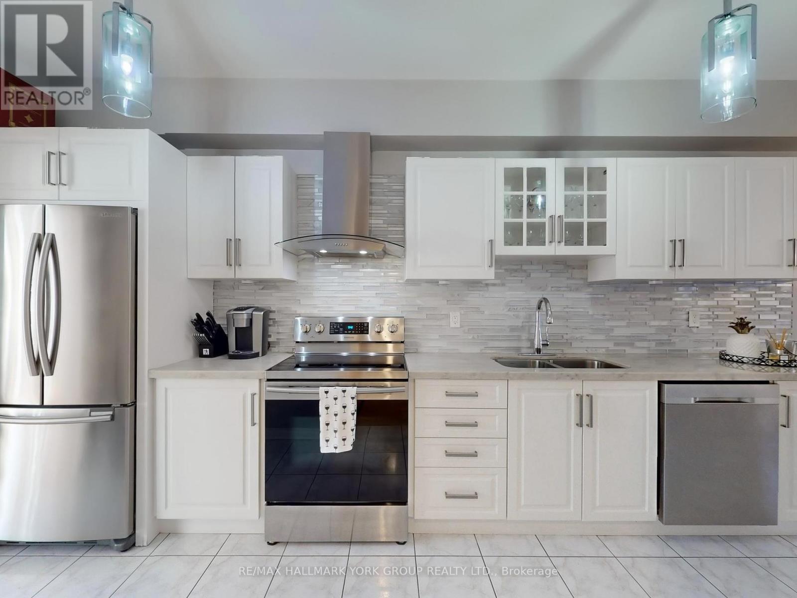 67 - 190 Harding Boulevard W, Richmond Hill, Ontario  L4C 0J9 - Photo 14 - N12439390