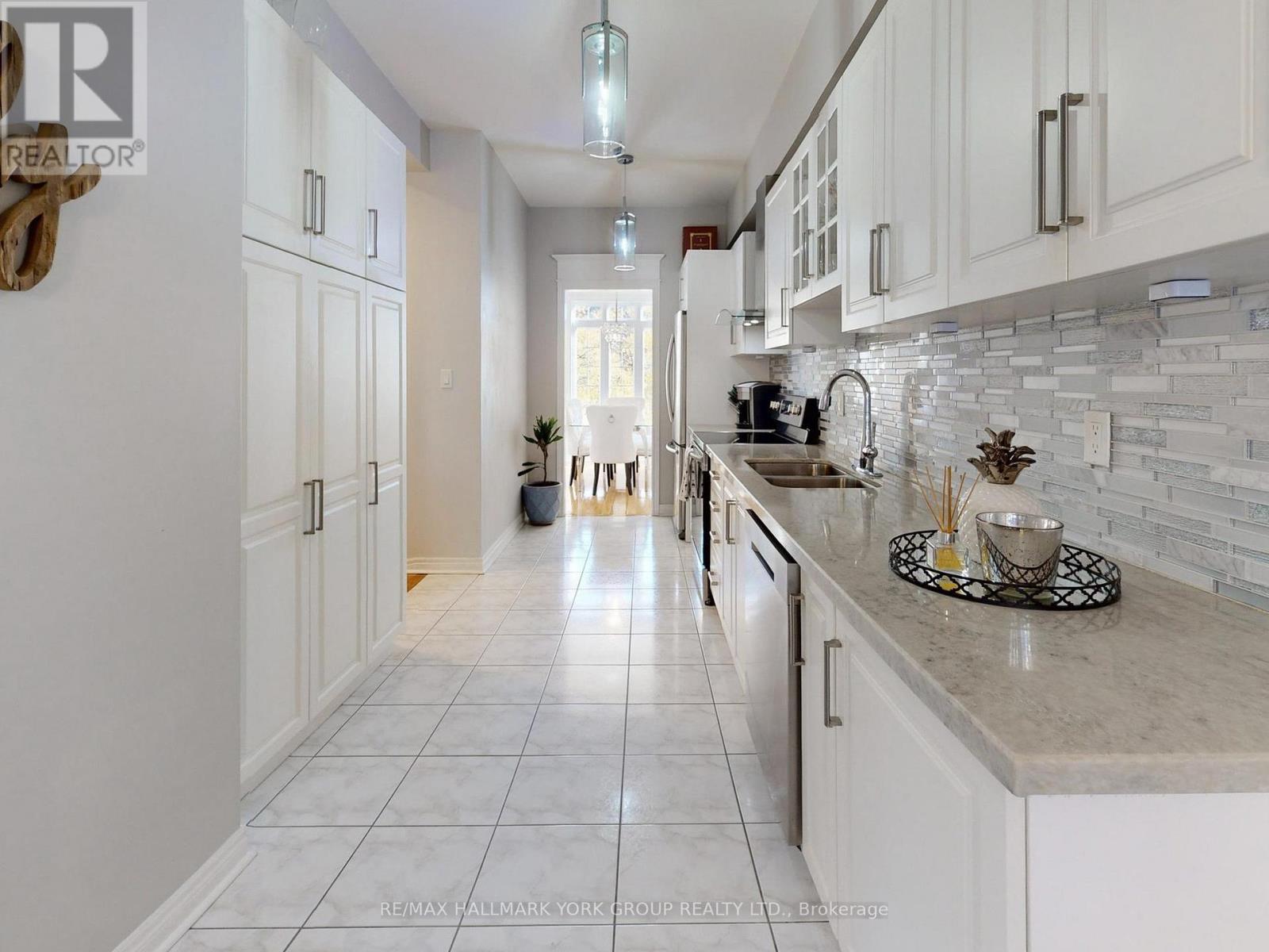 67 - 190 Harding Boulevard W, Richmond Hill, Ontario  L4C 0J9 - Photo 16 - N12439390