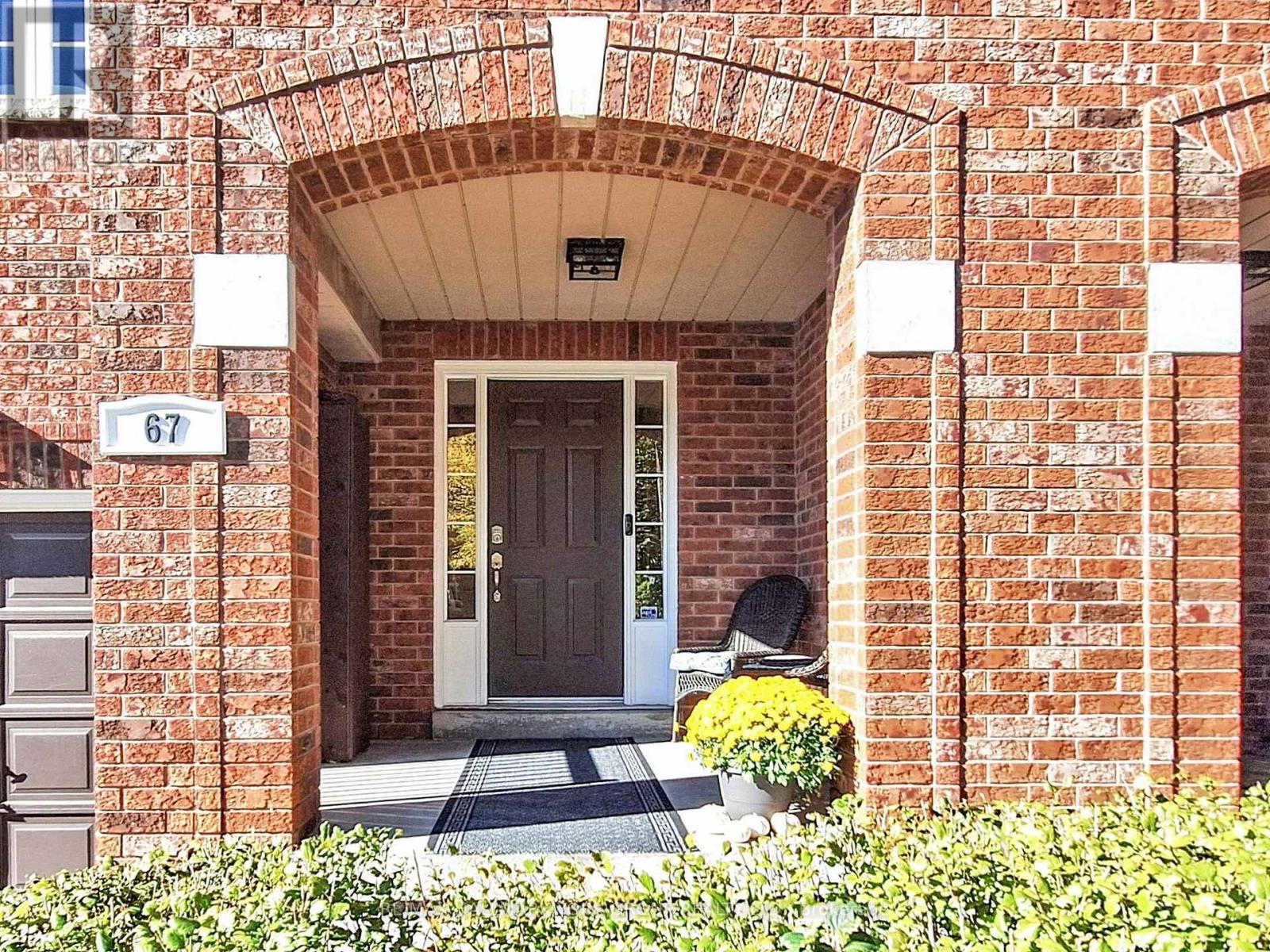 67 - 190 Harding Boulevard W, Richmond Hill, Ontario  L4C 0J9 - Photo 3 - N12439390