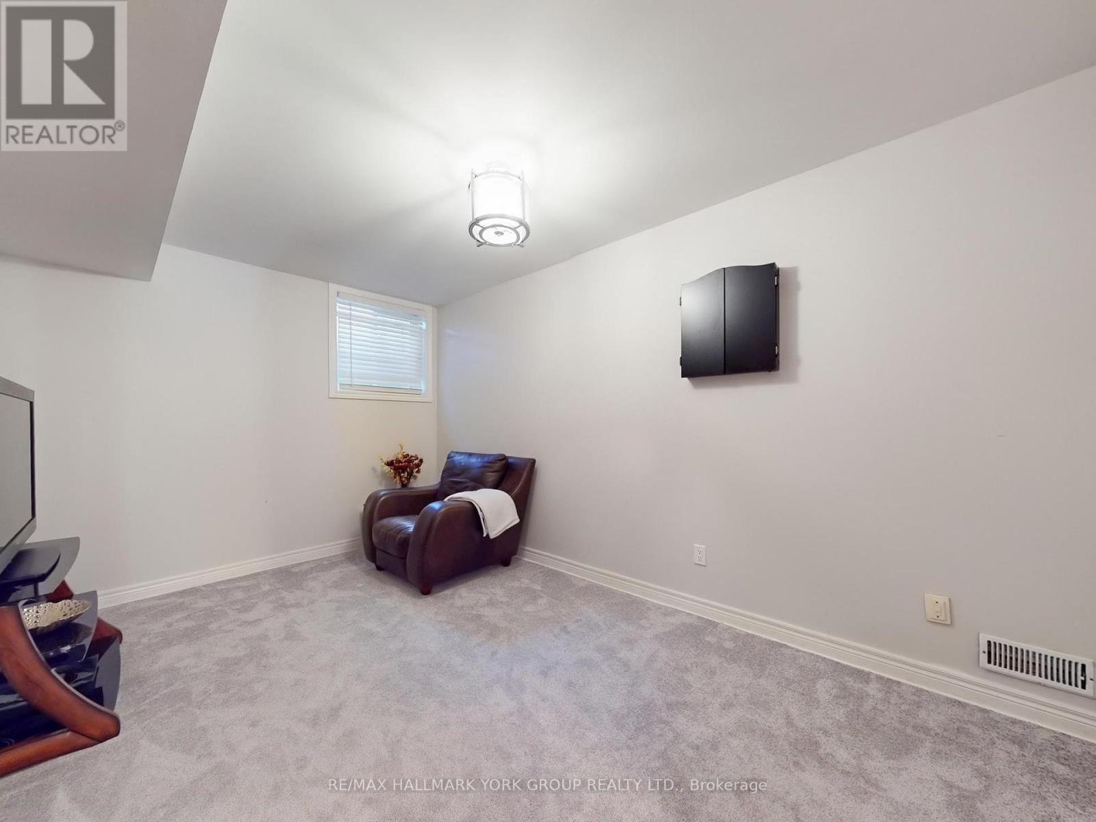 67 - 190 Harding Boulevard W, Richmond Hill, Ontario  L4C 0J9 - Photo 37 - N12439390