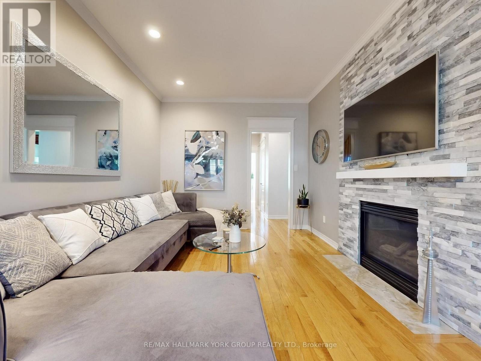 67 - 190 Harding Boulevard W, Richmond Hill, Ontario  L4C 0J9 - Photo 7 - N12439390