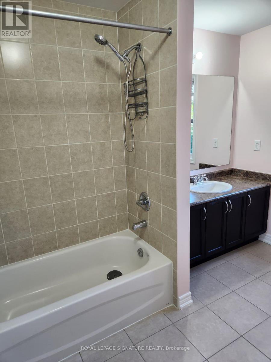 146 Shephard Avenue, New Tecumseth, Ontario  L9R 0J8 - Photo 21 - N12439427