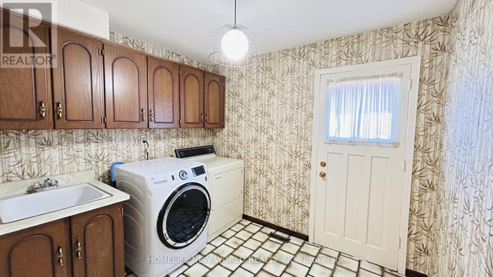93 Willowbrook Road, Markham, Ontario  L3T 5K7 - Photo 10 - N12439441