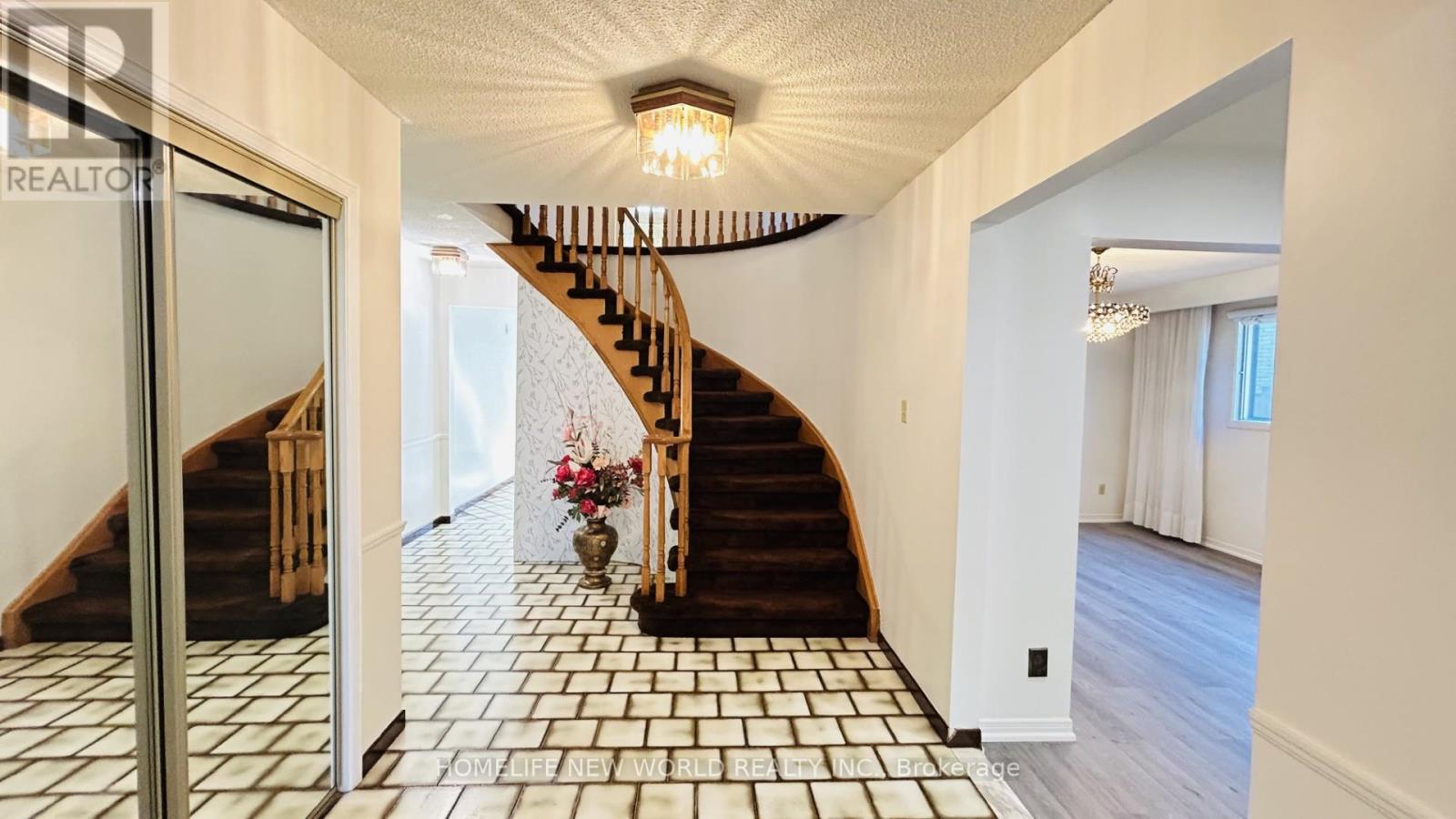 93 Willowbrook Road, Markham, Ontario  L3T 5K7 - Photo 12 - N12439441