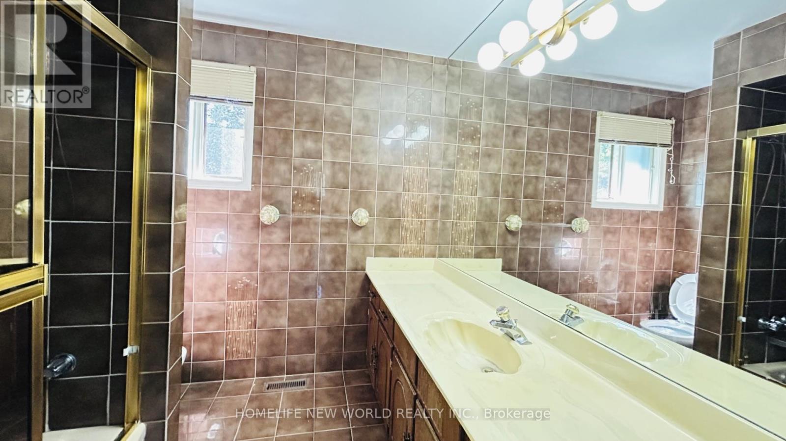 93 Willowbrook Road, Markham, Ontario  L3T 5K7 - Photo 16 - N12439441