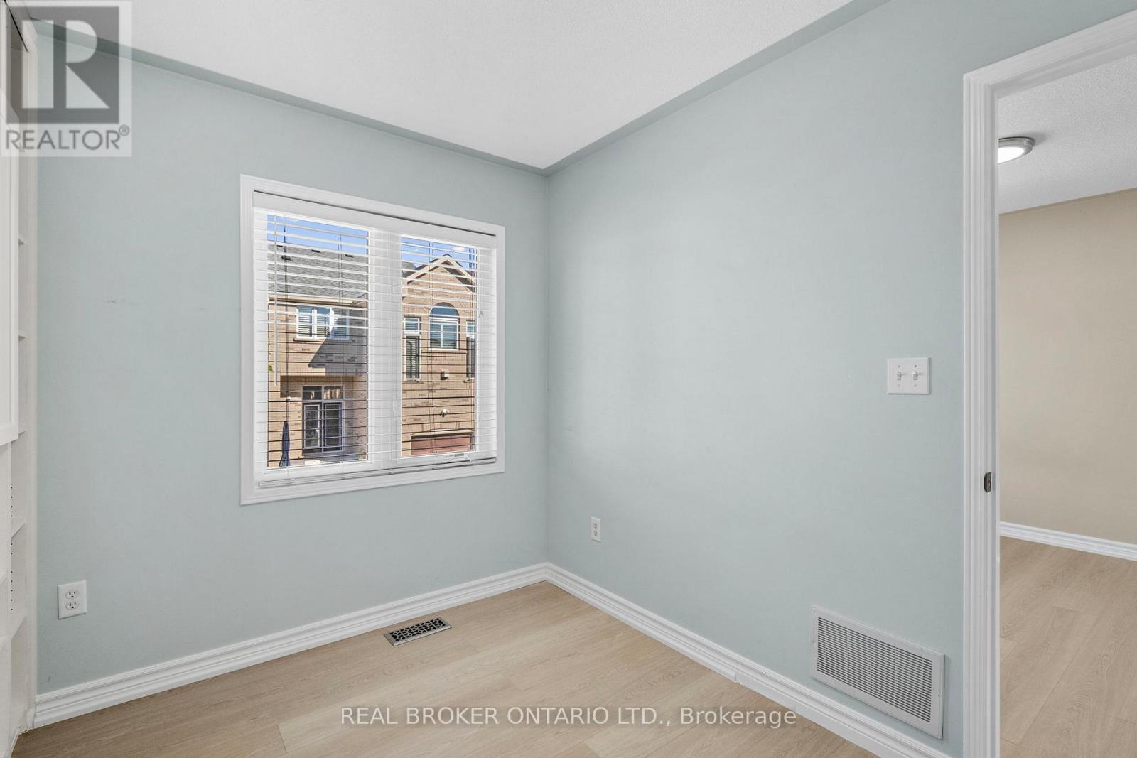 Rear - 496 White's Hill Avenue, Markham, Ontario  L6B 0J9 - Photo 13 - N12439453
