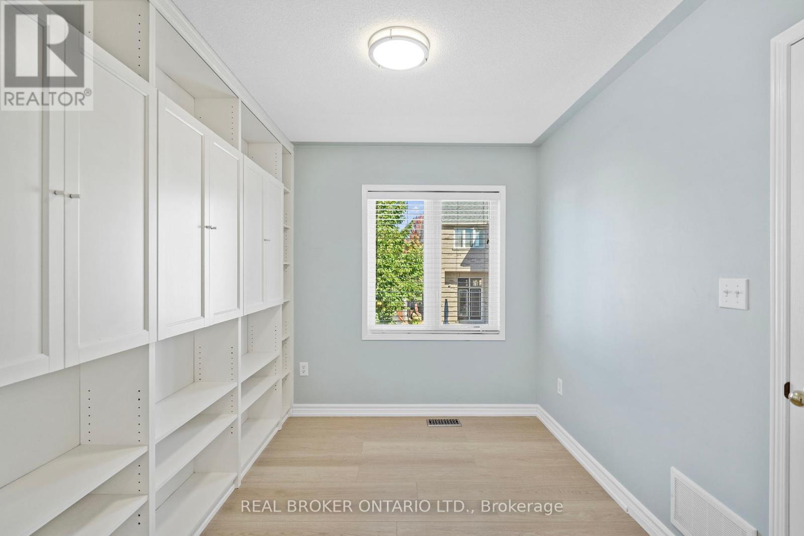 Rear - 496 White's Hill Avenue, Markham, Ontario  L6B 0J9 - Photo 14 - N12439453