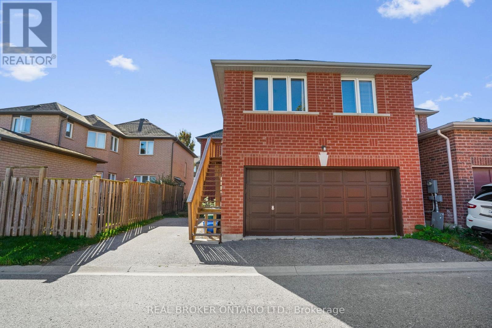 Rear - 496 White's Hill Avenue, Markham, Ontario  L6B 0J9 - Photo 22 - N12439453