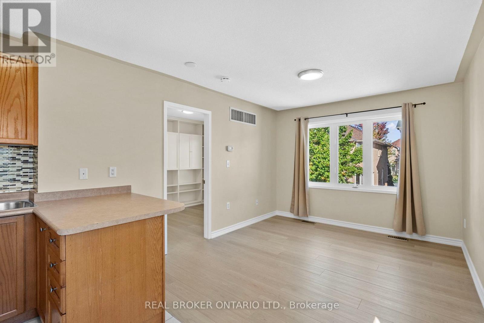 Rear - 496 White's Hill Avenue, Markham, Ontario  L6B 0J9 - Photo 6 - N12439453