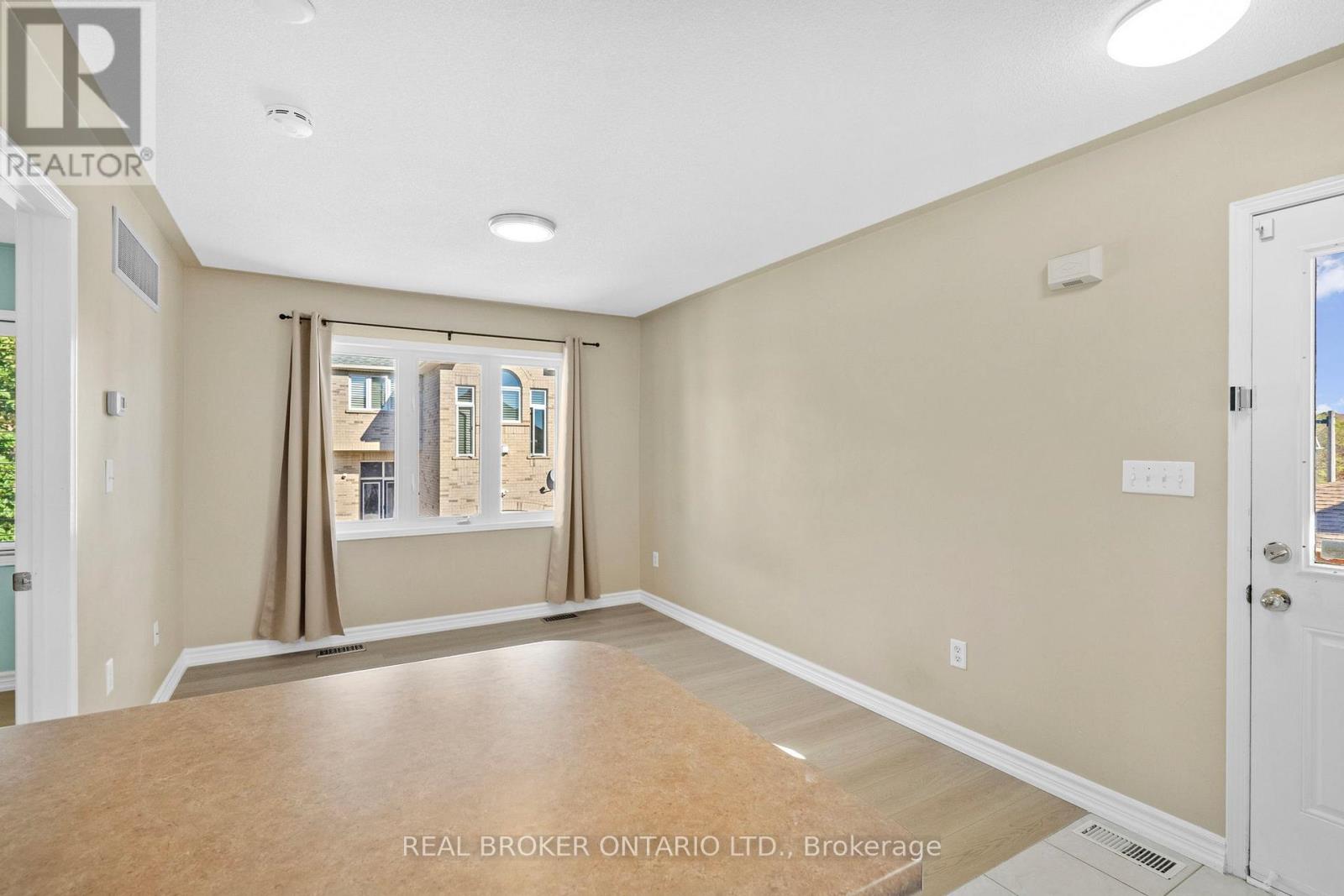 Rear - 496 White's Hill Avenue, Markham, Ontario  L6B 0J9 - Photo 8 - N12439453