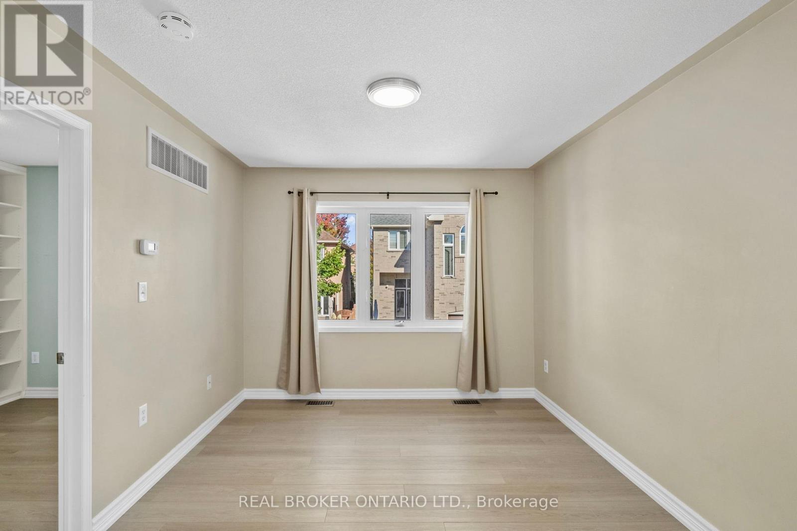 Rear - 496 White's Hill Avenue, Markham, Ontario  L6B 0J9 - Photo 9 - N12439453