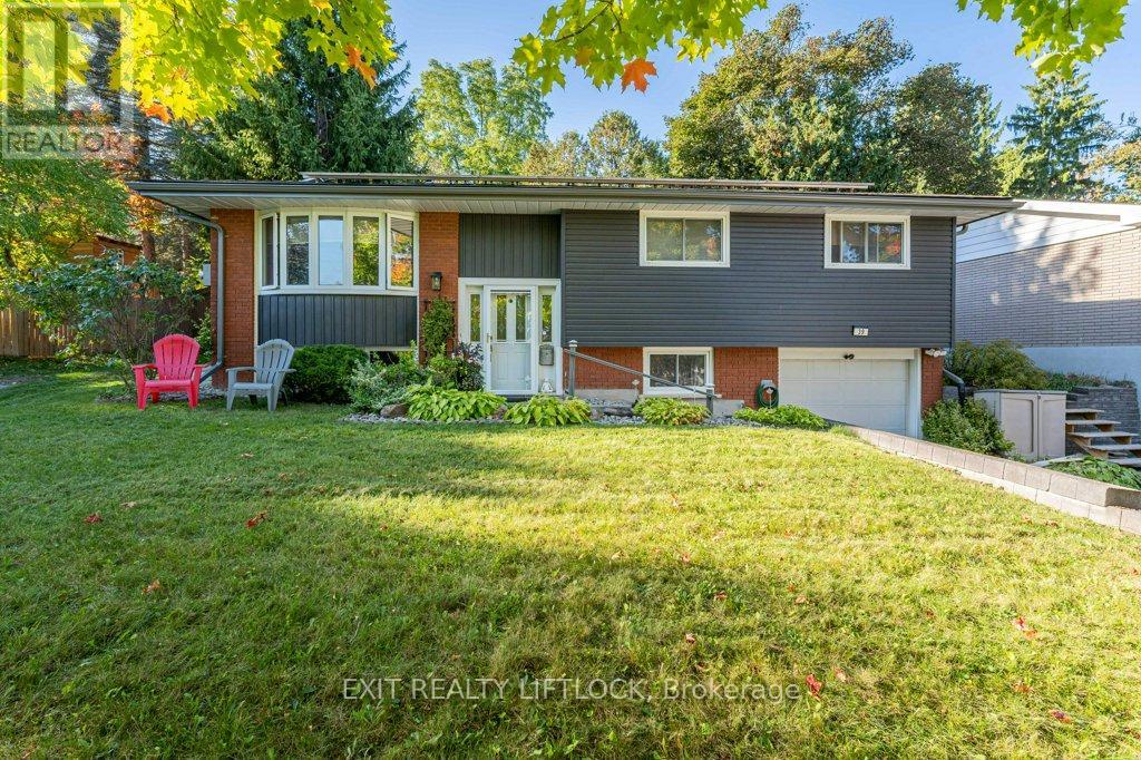 39 Beechwood Drive, Peterborough, Ontario  K9J 1M2 - Photo 2 - X12439499