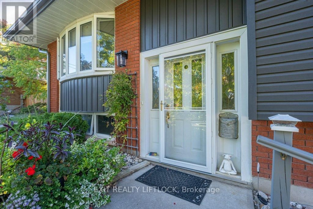 39 Beechwood Drive, Peterborough, Ontario  K9J 1M2 - Photo 3 - X12439499
