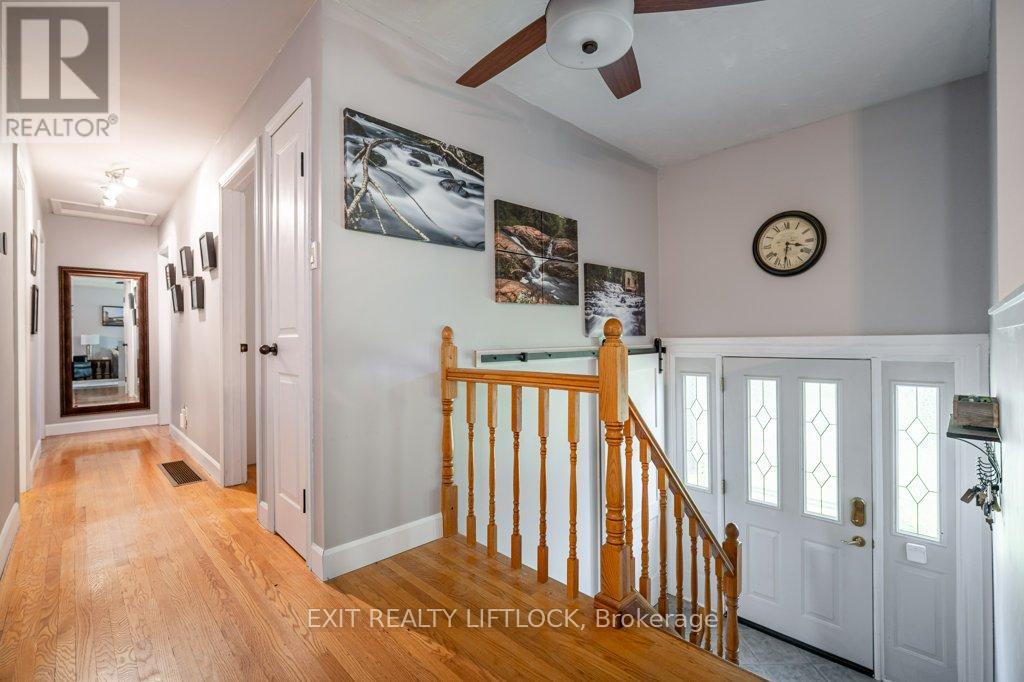 39 Beechwood Drive, Peterborough, Ontario  K9J 1M2 - Photo 4 - X12439499