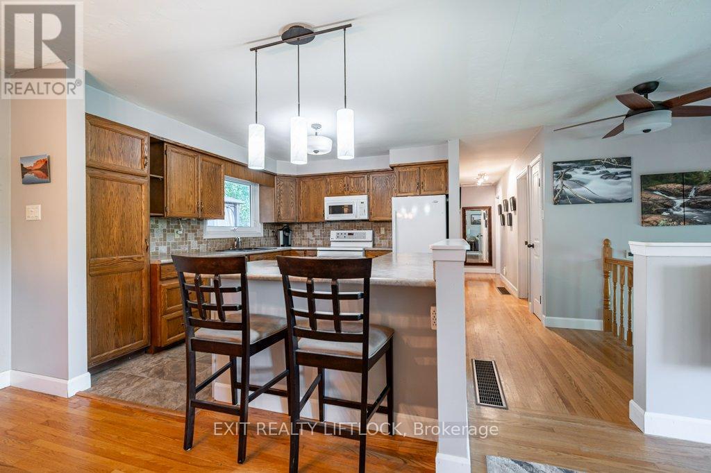 39 Beechwood Drive, Peterborough, Ontario  K9J 1M2 - Photo 7 - X12439499