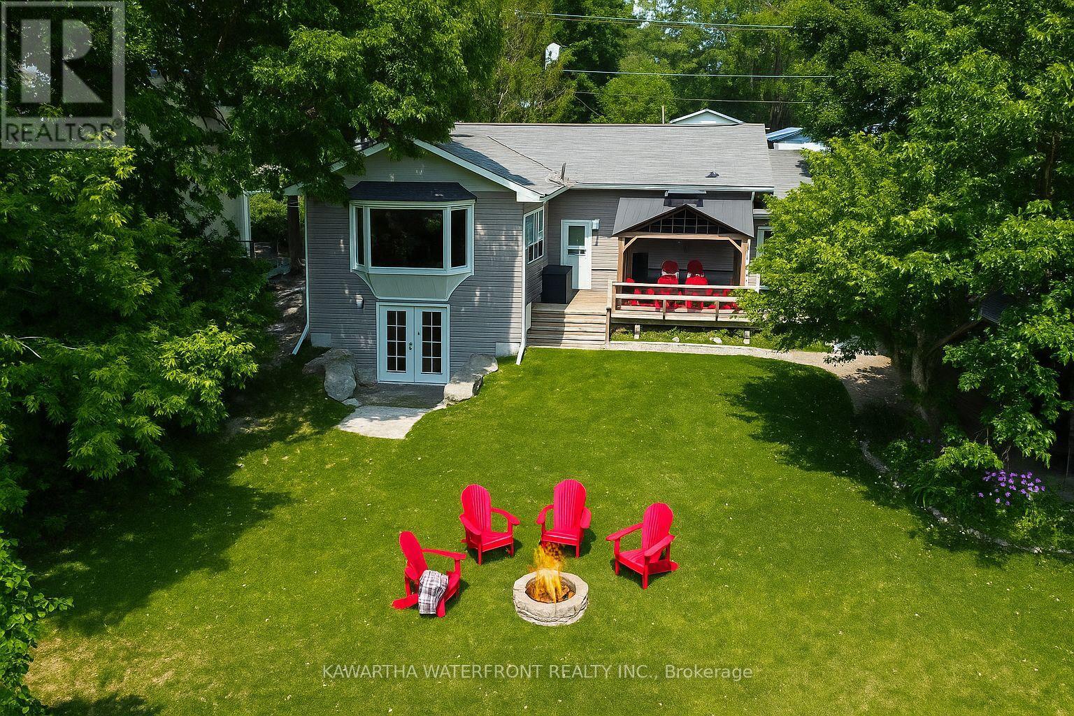 47 North Water Street, Kawartha Lakes, Ontario  K0M 1K0 - Photo 1 - X12439587