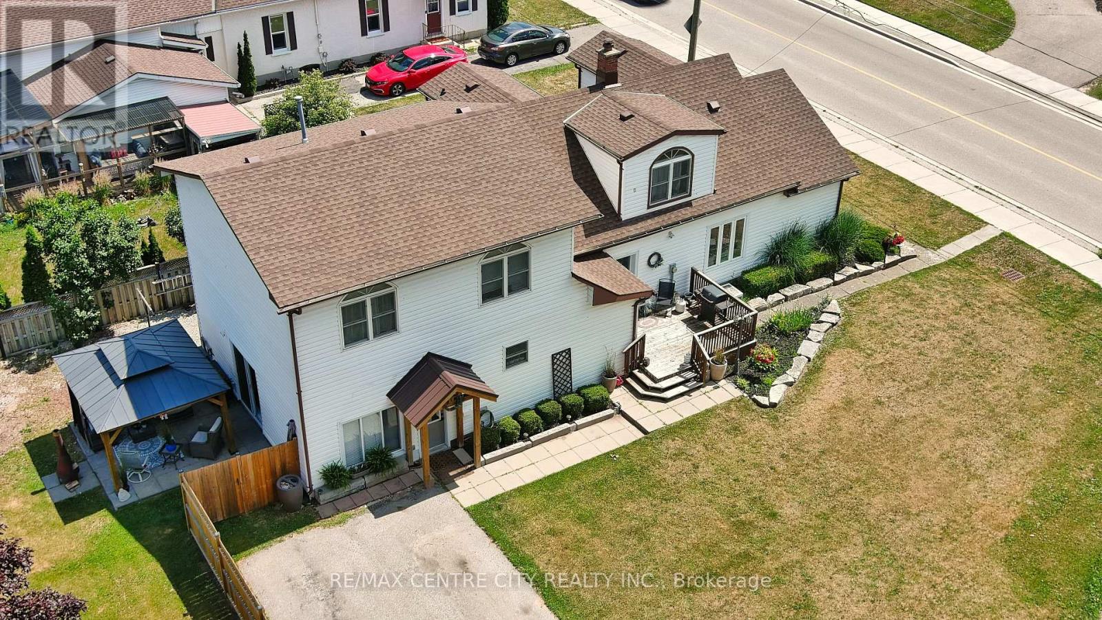 13 Potters Road N, Tillsonburg, Ontario  N4G 2G9 - Photo 1 - X12439497