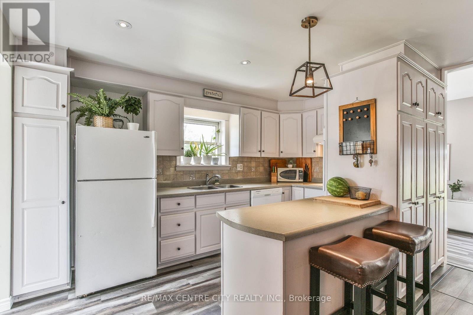 13 Potters Road N, Tillsonburg, Ontario  N4G 2G9 - Photo 11 - X12439497